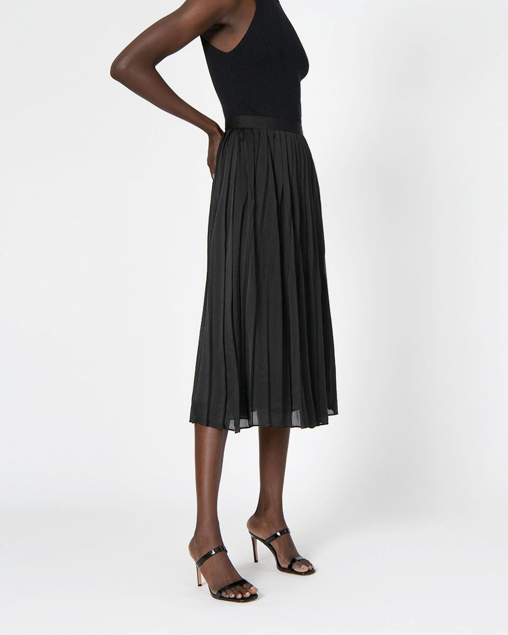 Rosy Pleated Skirt