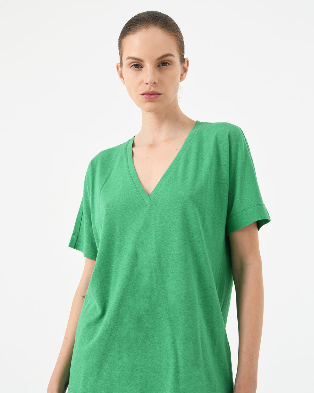 Brussels Linen V-Neck Tee