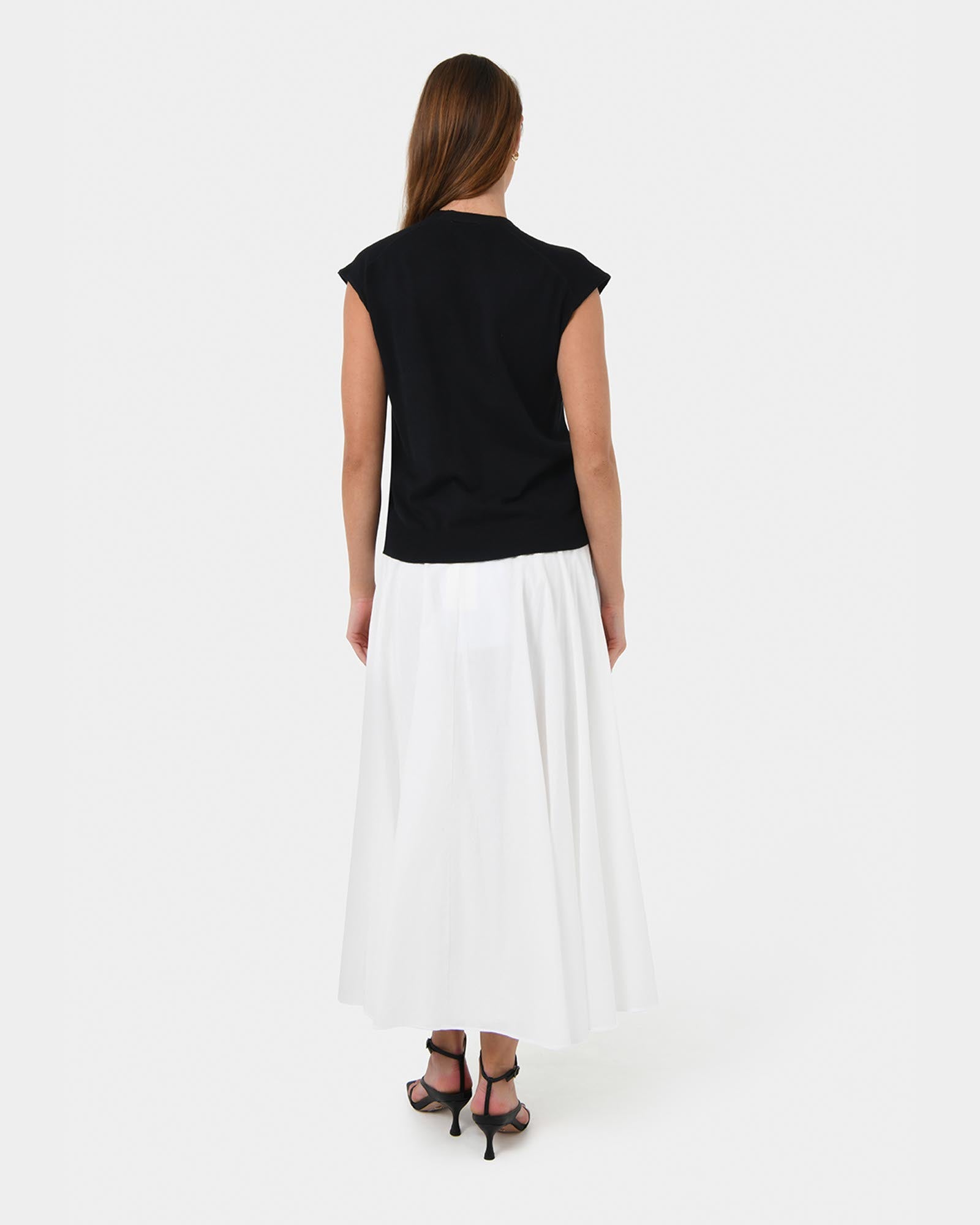 Nicole V-neck Sleeveless Knit