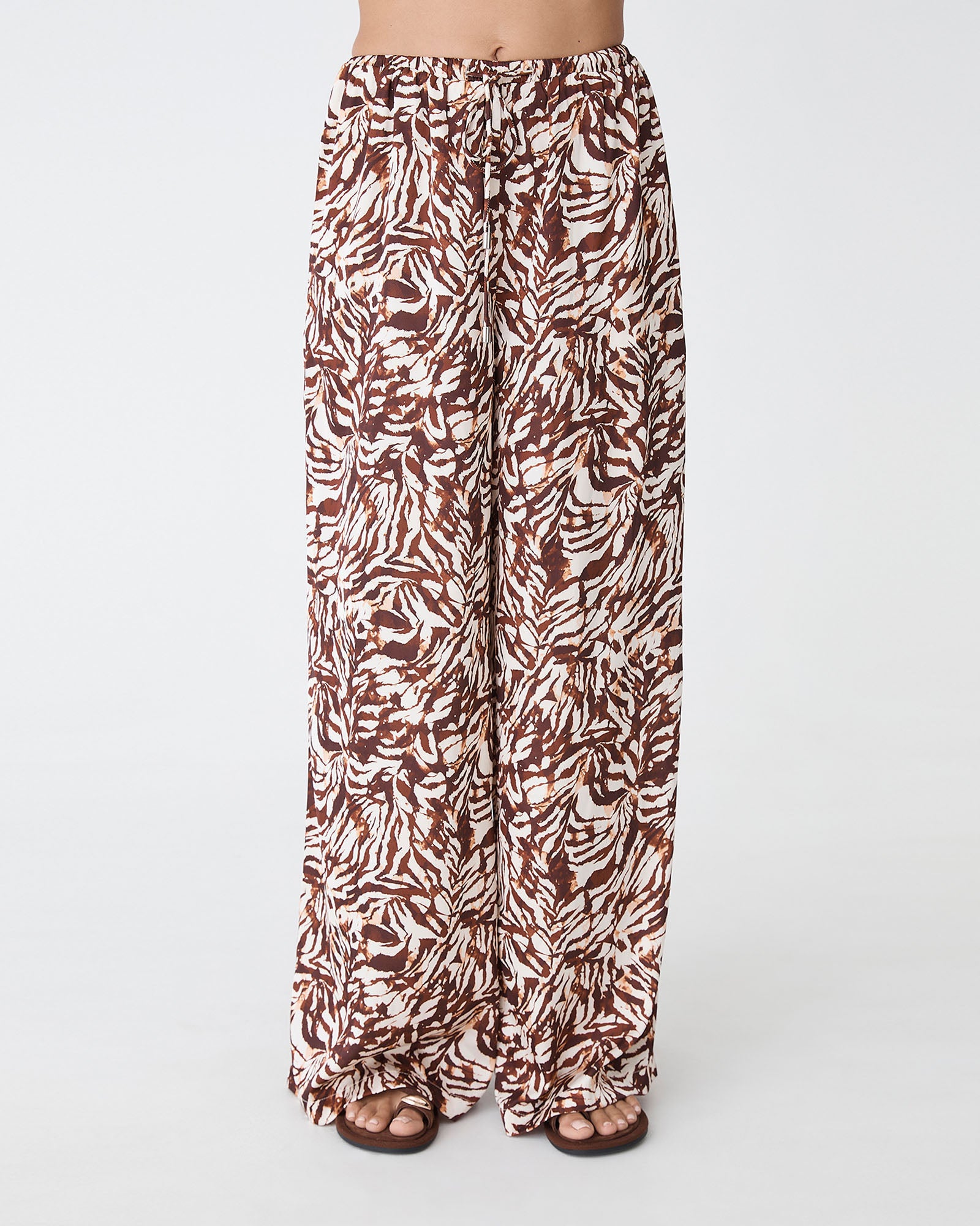Zuhara Drawstring Pull On Pant