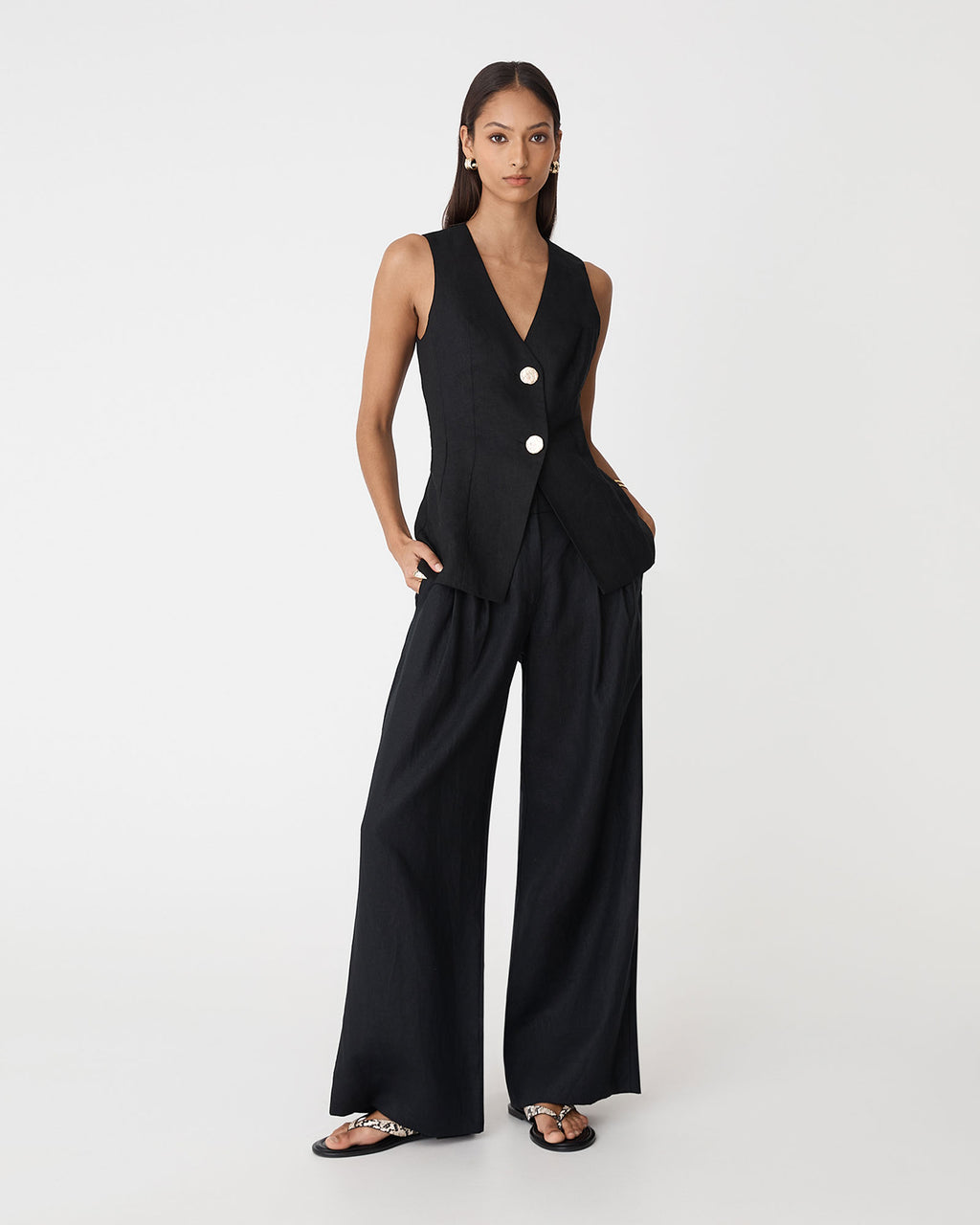 Ami V-Neck Linen Vest