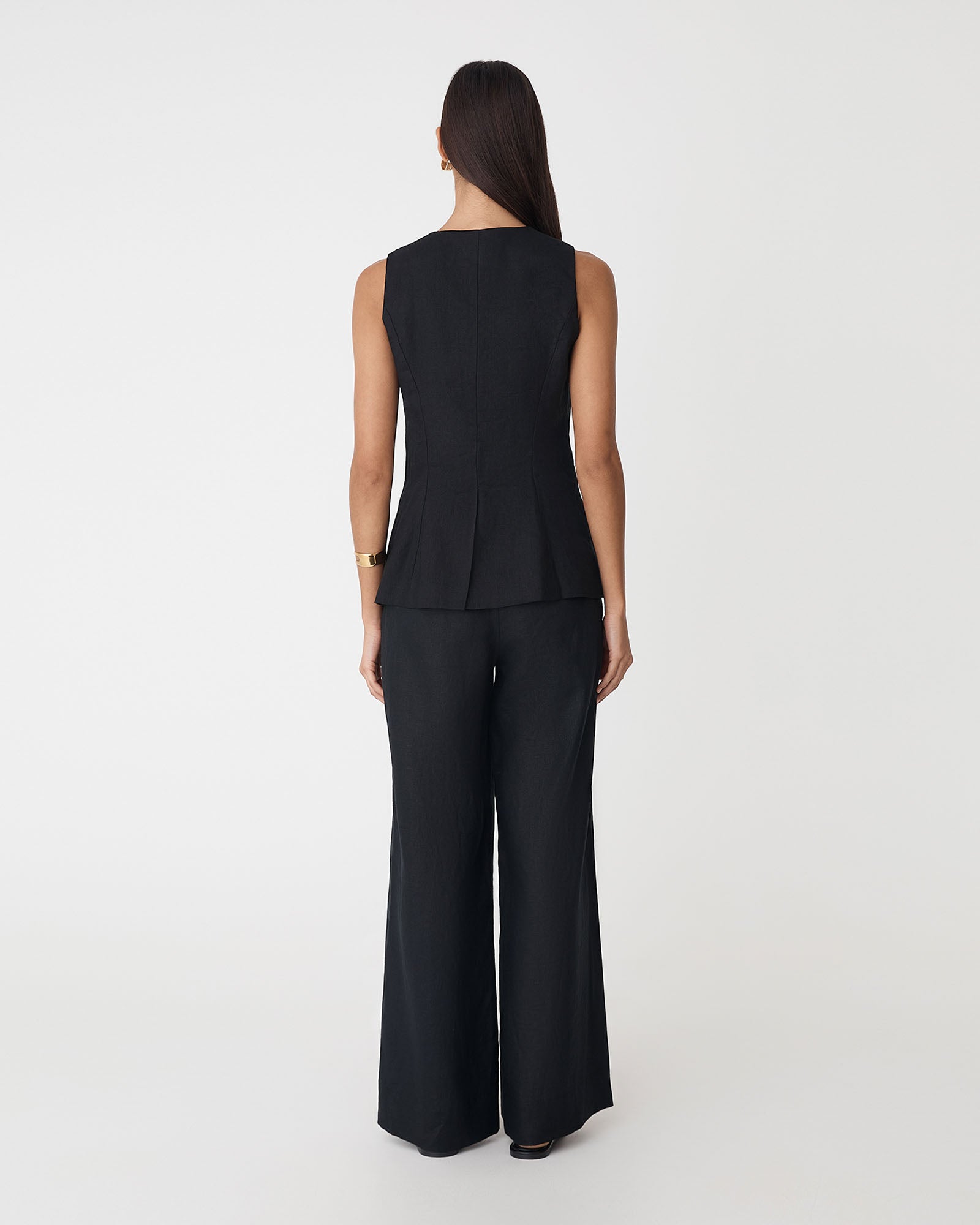 Ami V-Neck Linen Vest