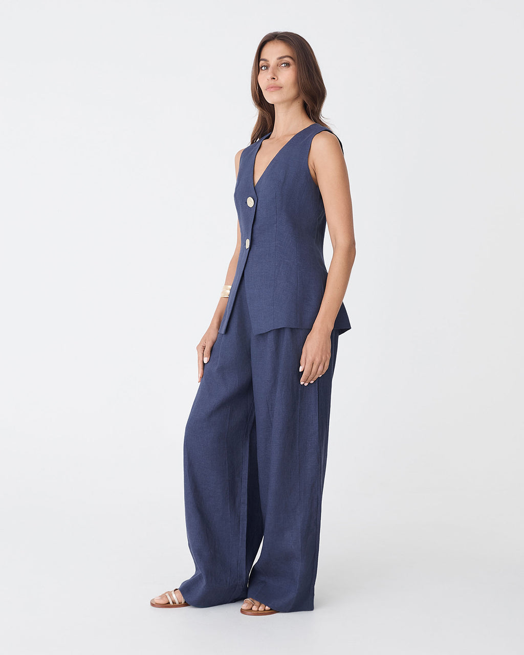 Ami V-Neck Linen Vest
