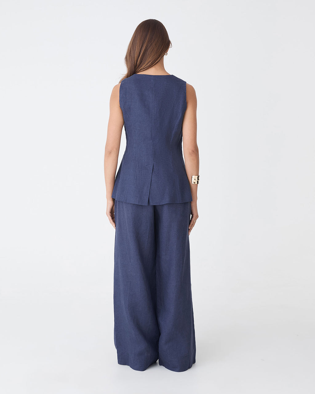 Ami V-Neck Linen Vest