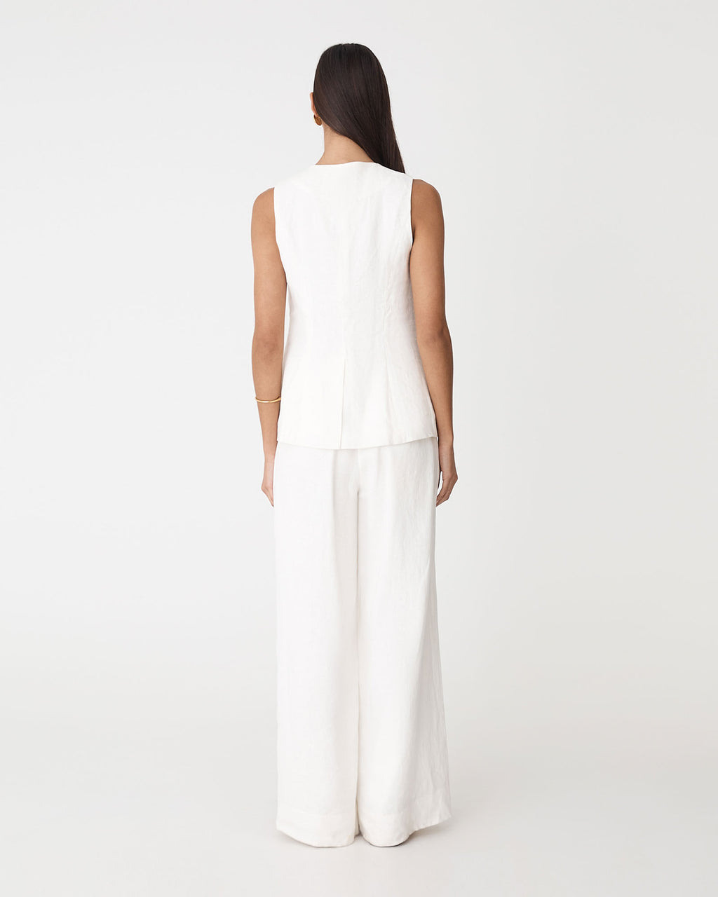 Ami V-Neck Linen Vest