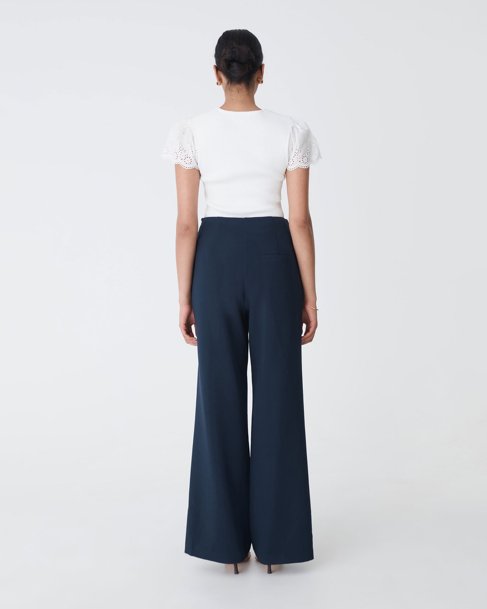 Sasha Embroidery Knit Top