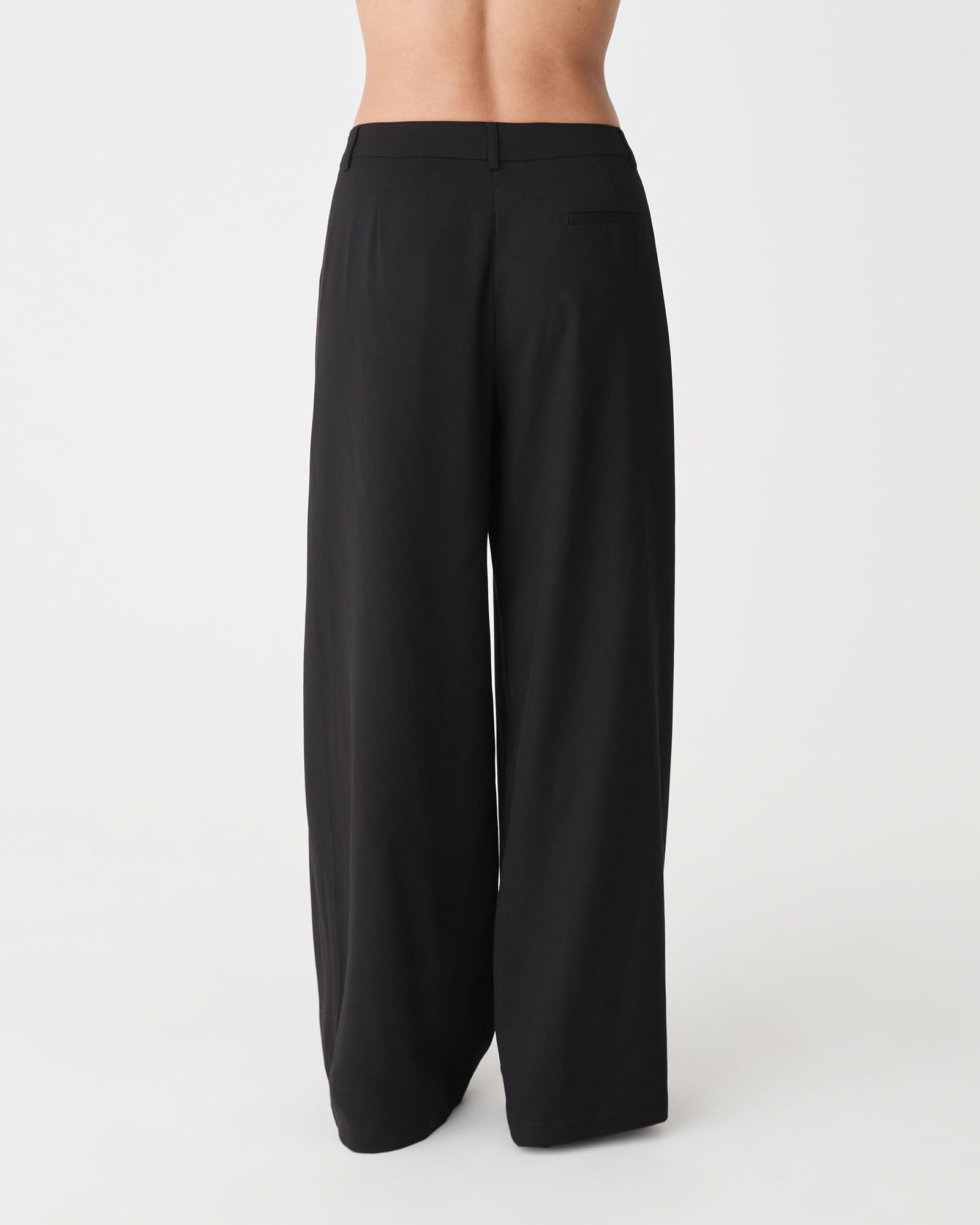 Arden Mid Rise Pleated Pants