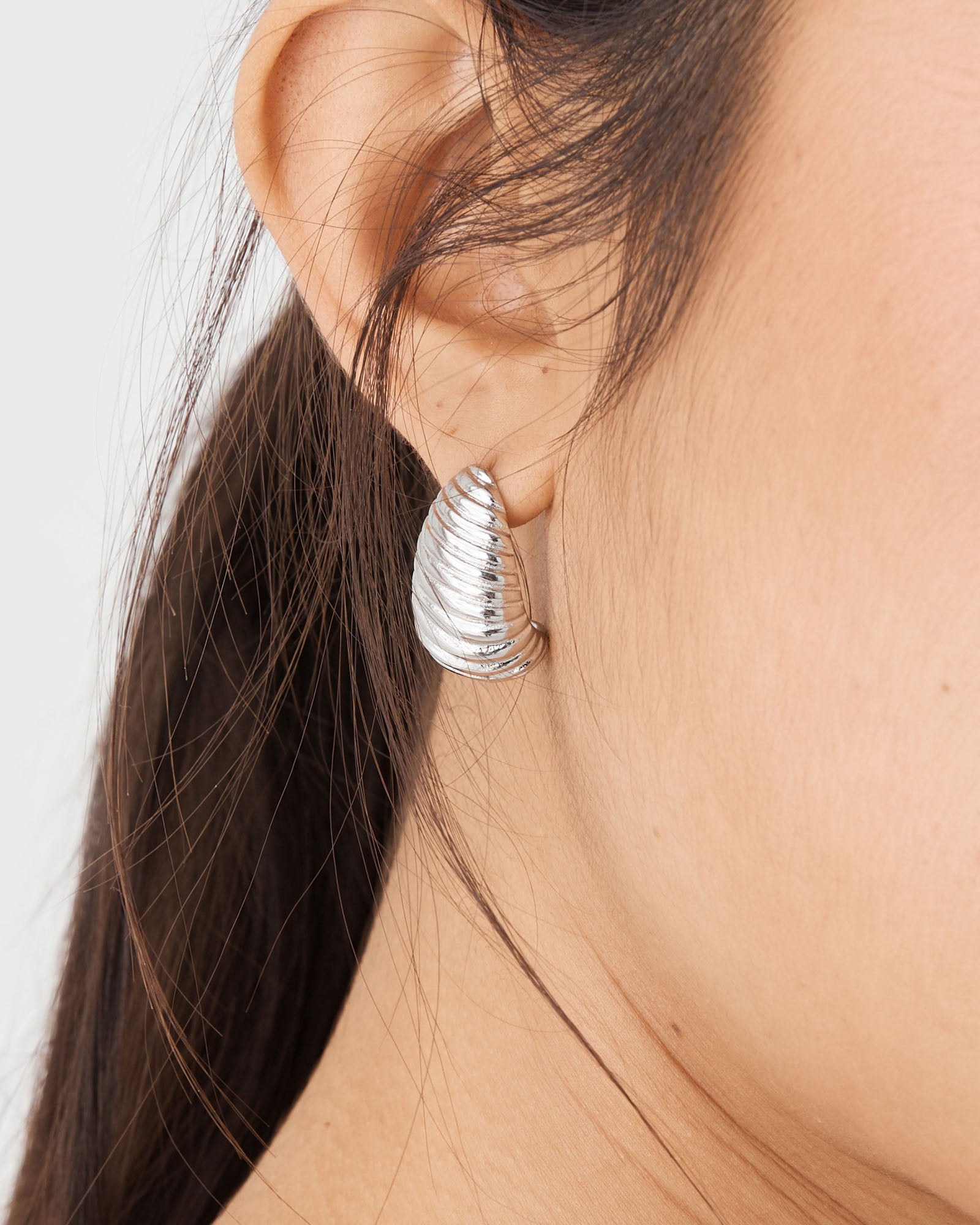 Nora Ribbed Earrings
