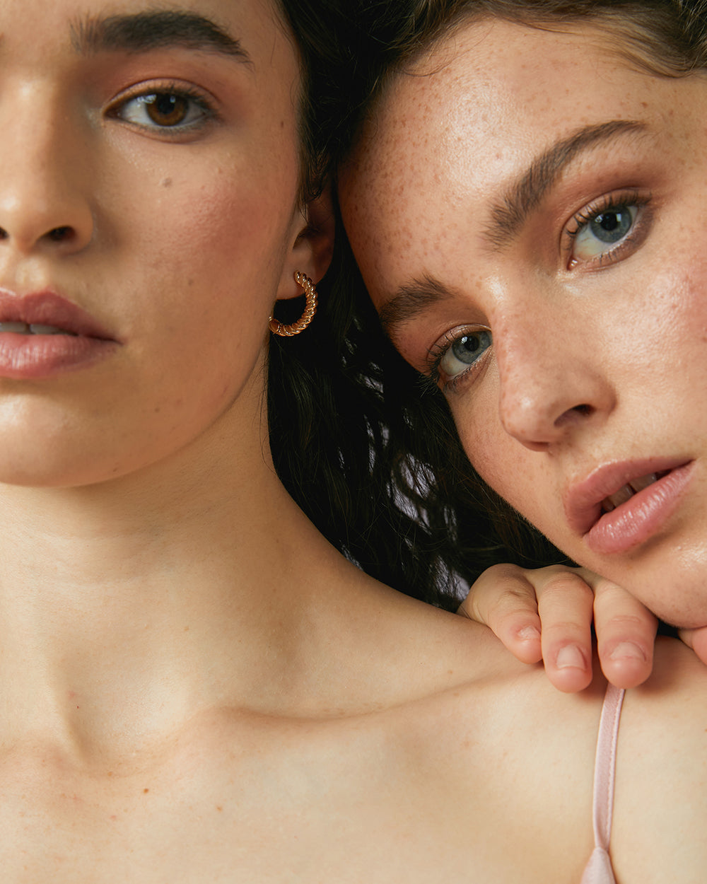 Briella 16k Gold Earrng