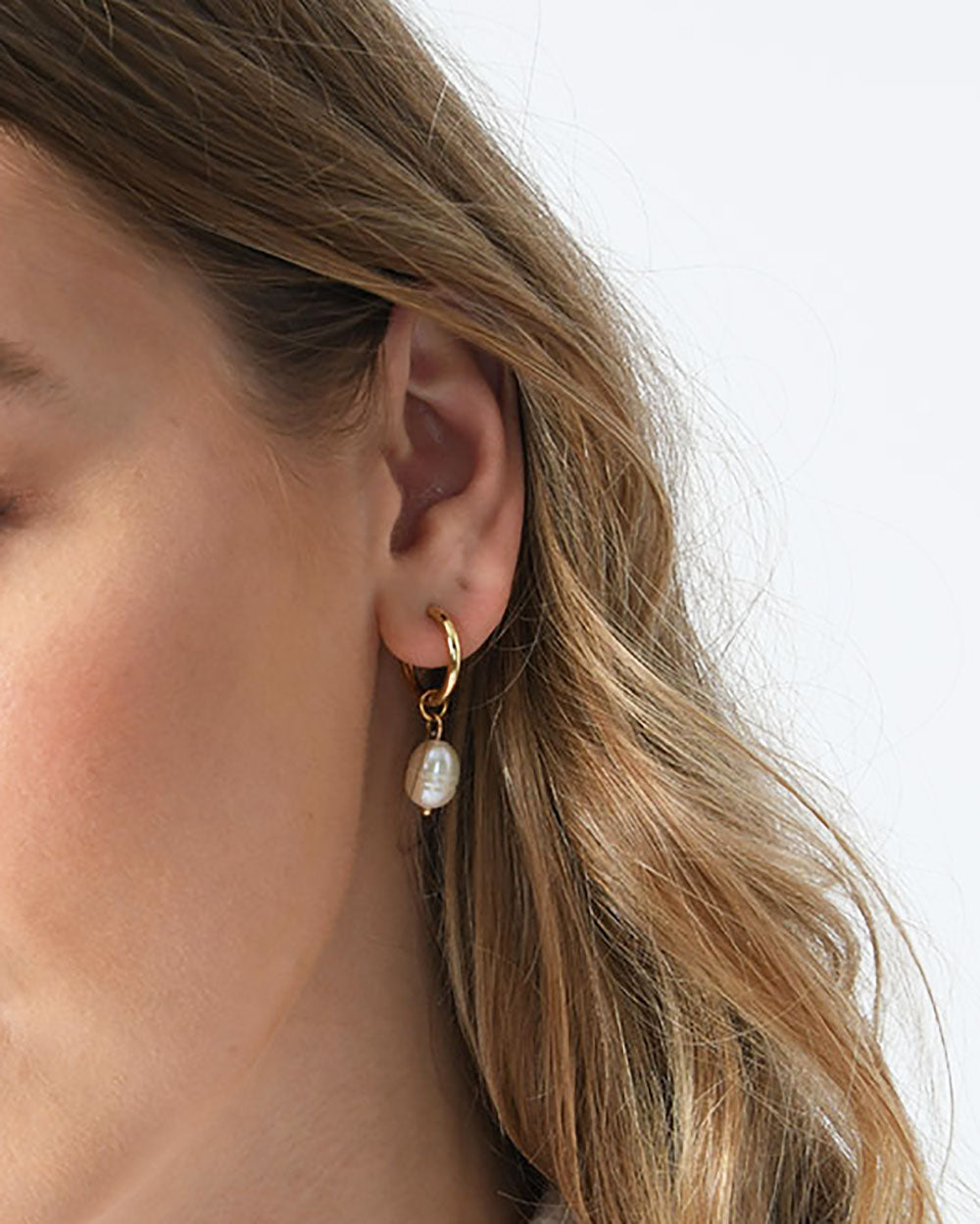 Arlet 16k Gold Plated Earring