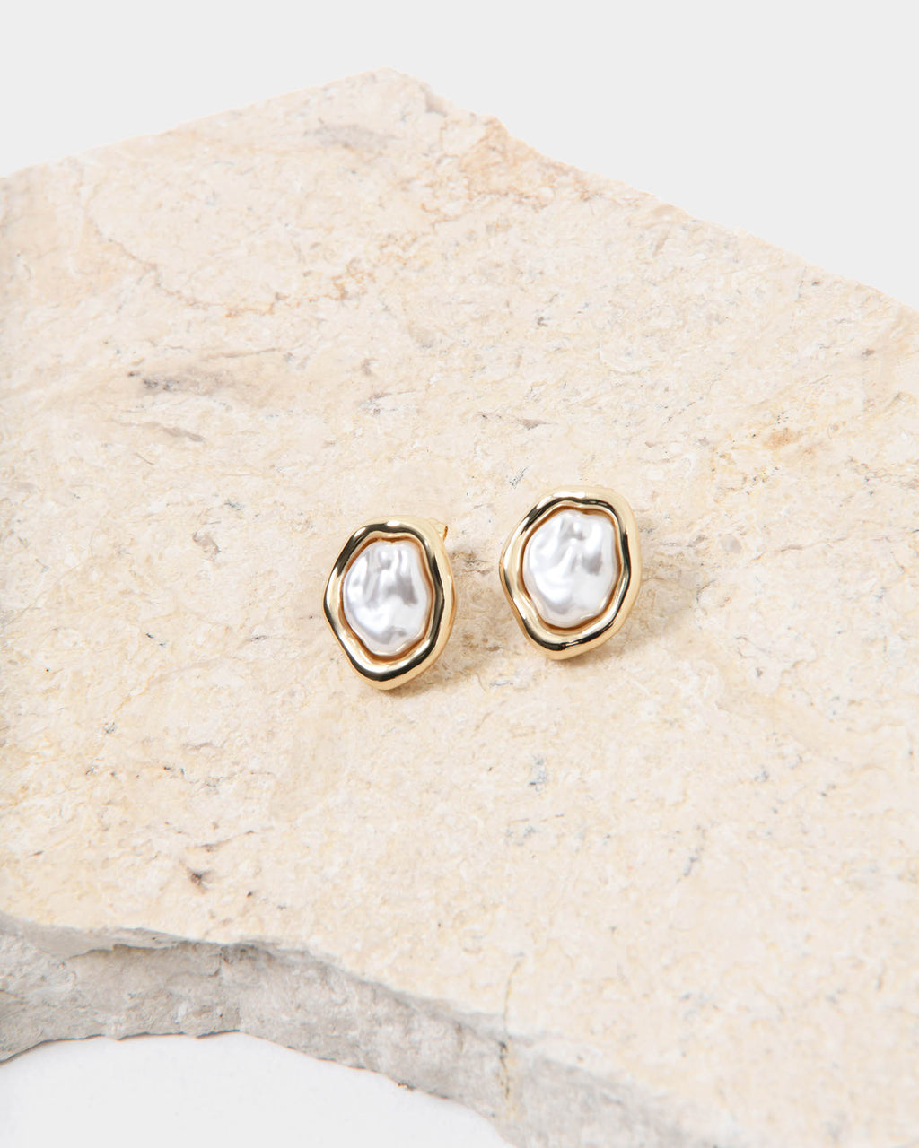 Doris Pearl Earrings