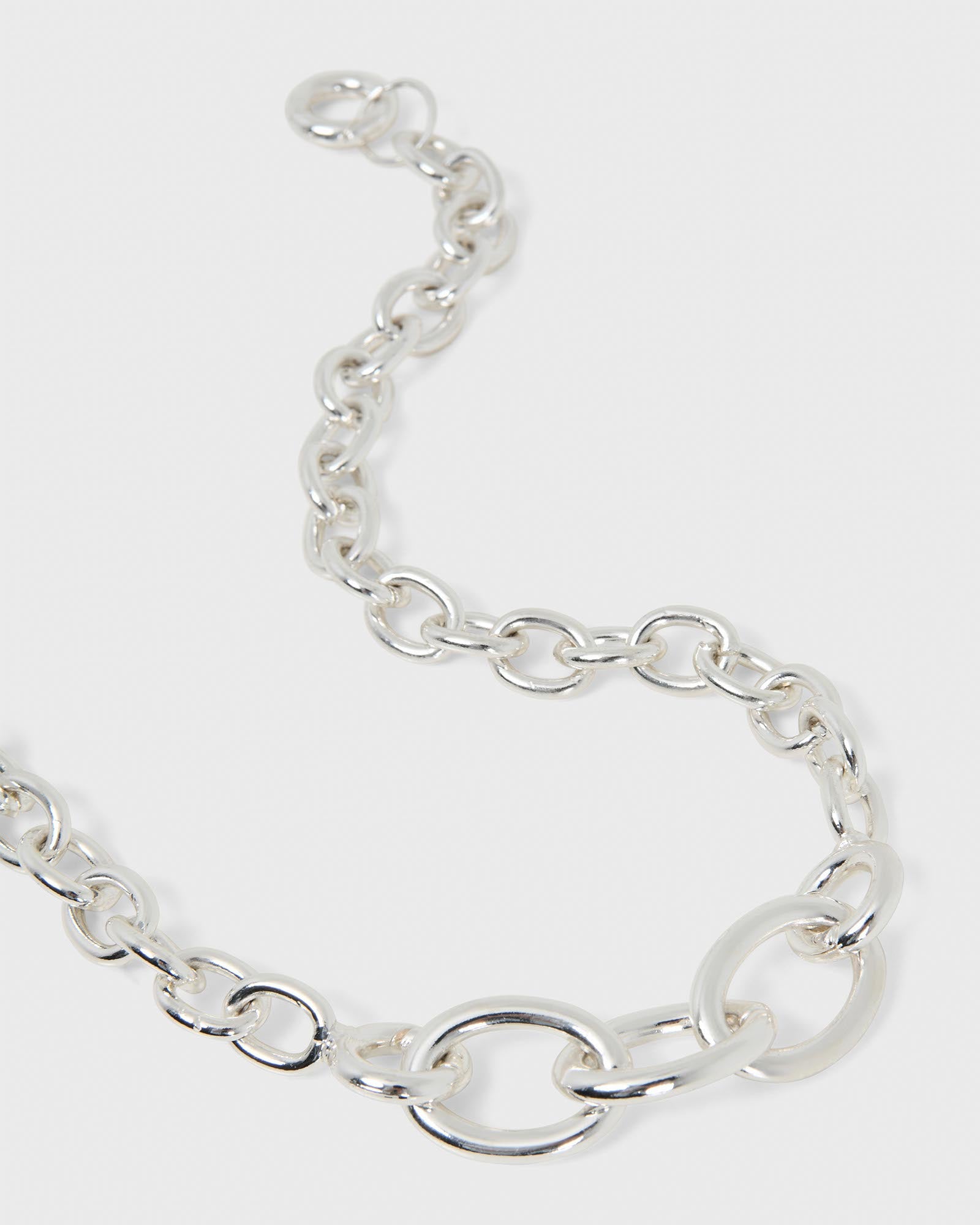 Witney Chain Necklace