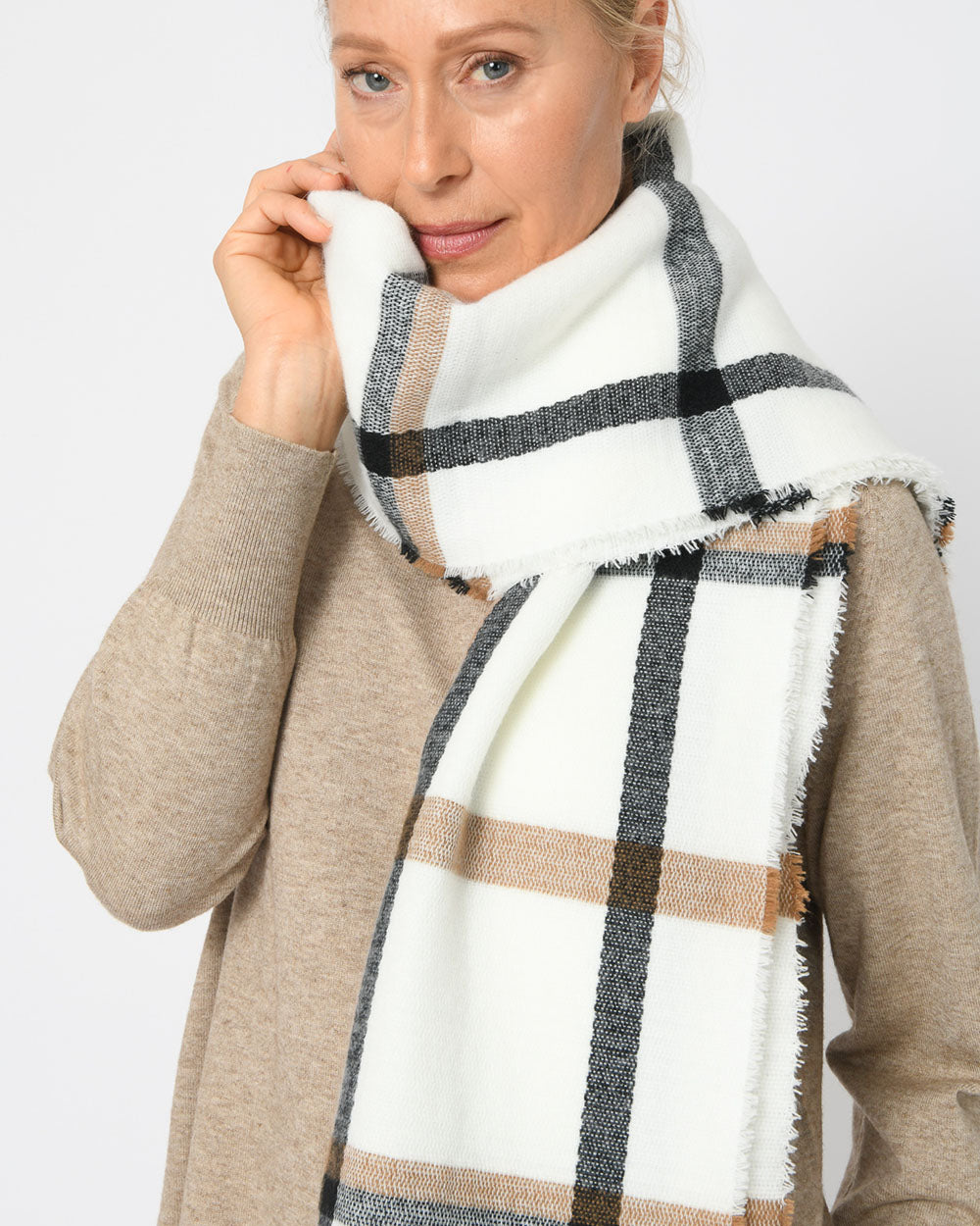 Ariya Checked Scarf