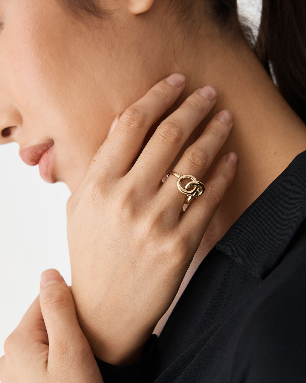 Alma Loop Ring