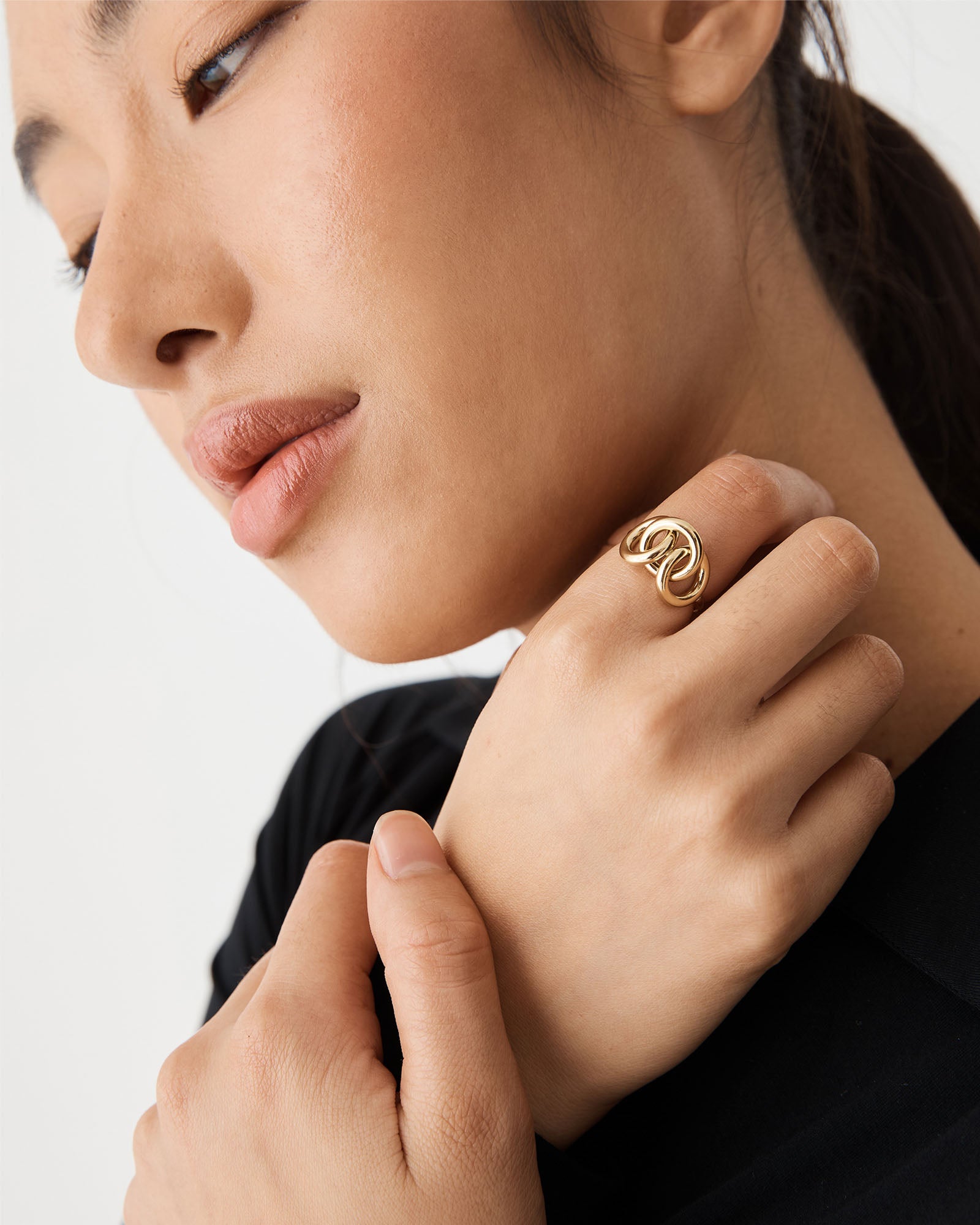 Alma Loop Ring