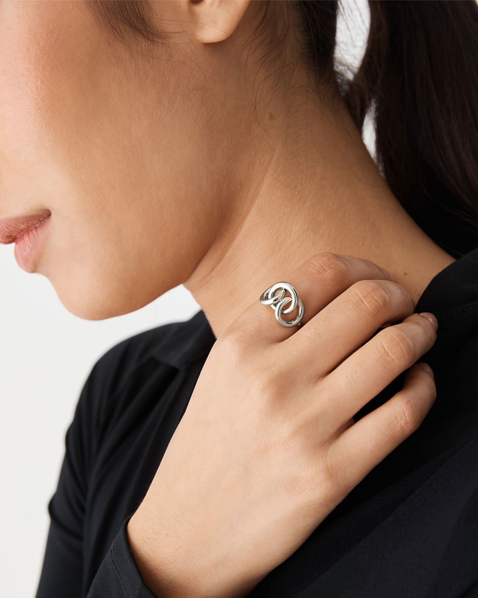 Alma Loop Ring