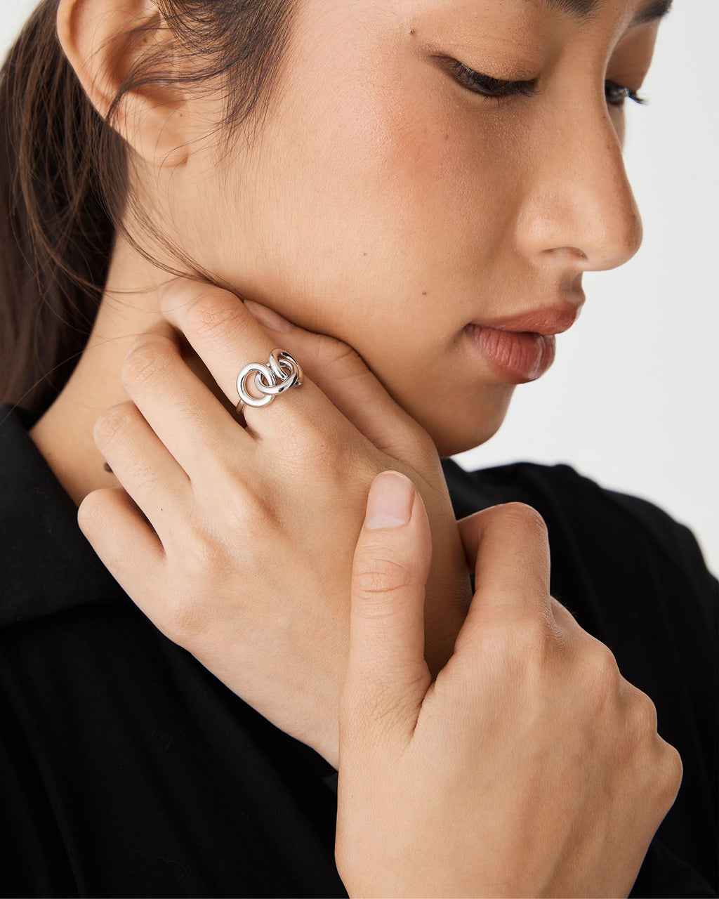 Alma Loop Ring