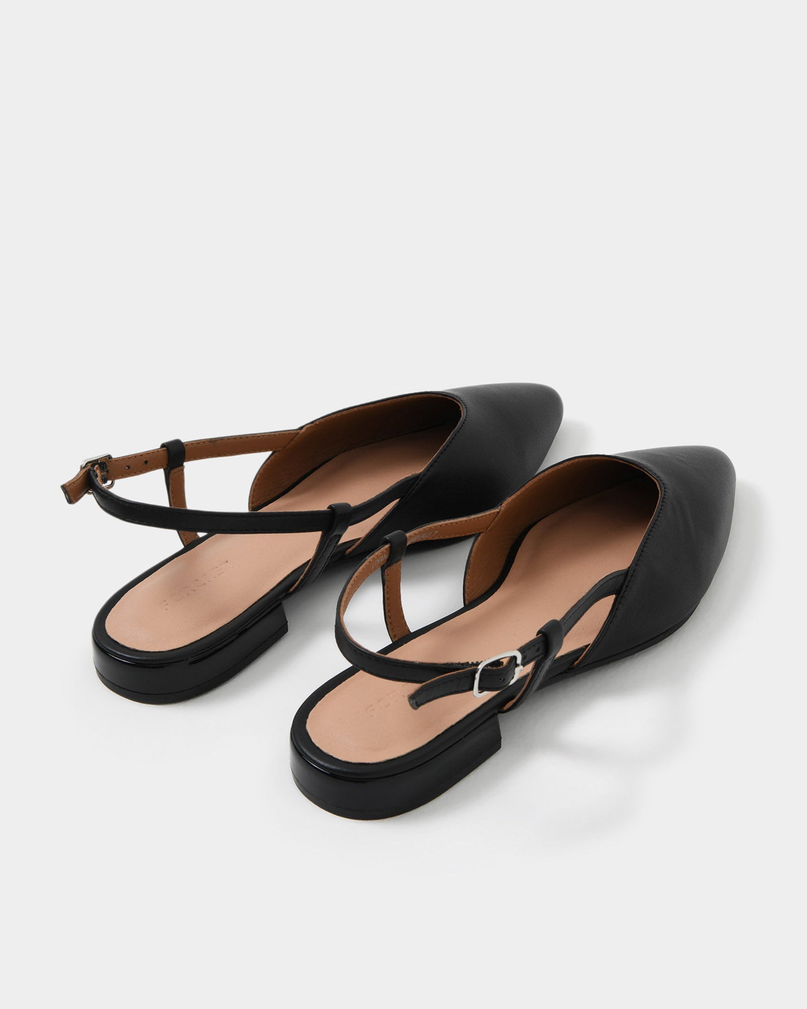 Liyana Leather Flat