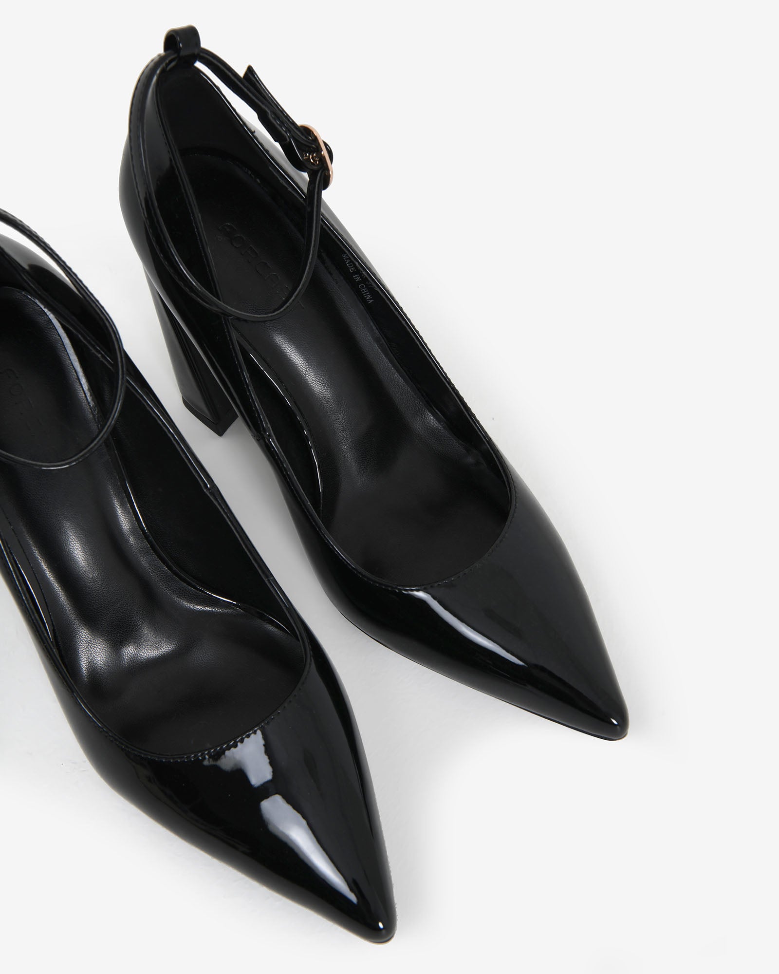 Vera Block Heel Point