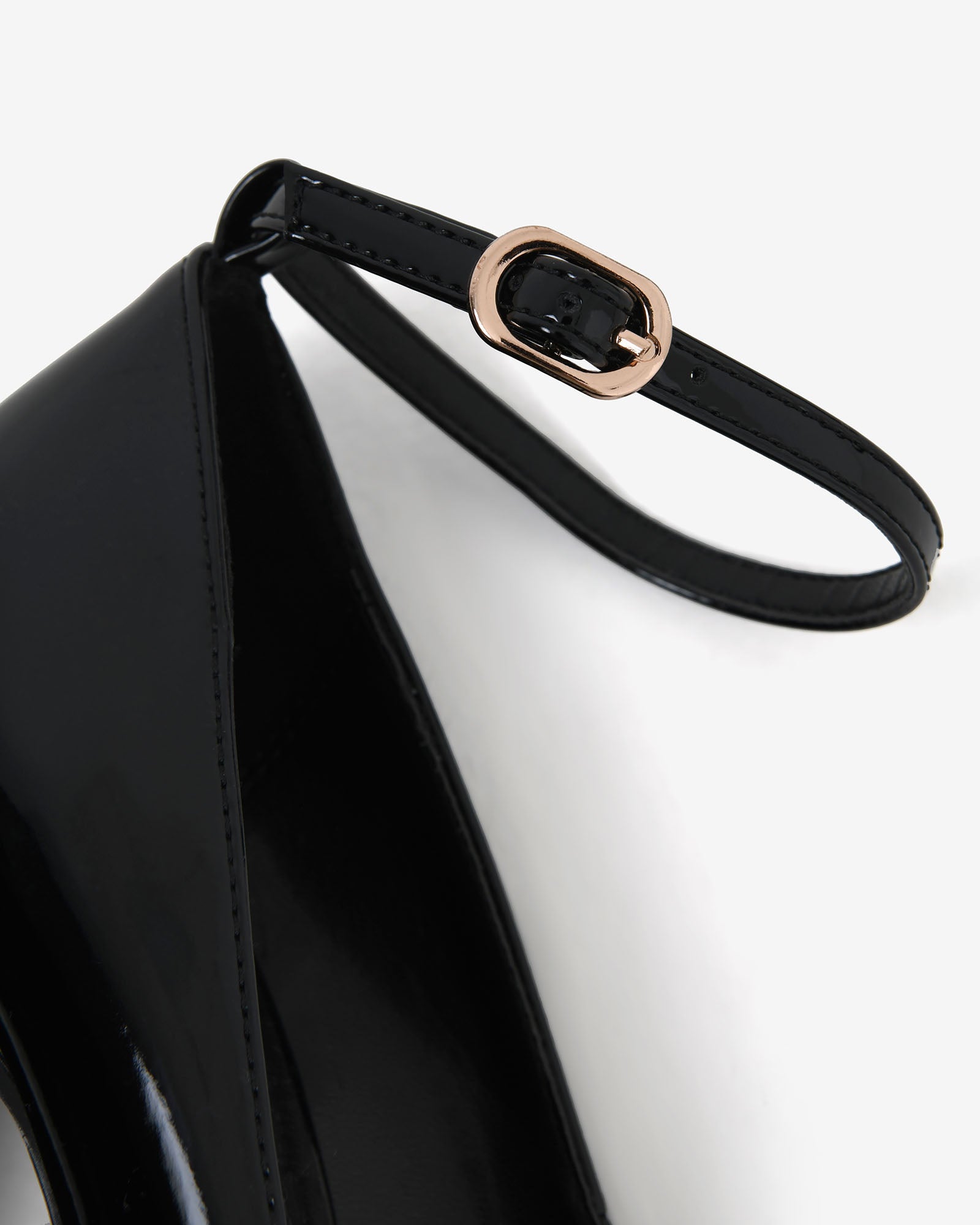 Vera Block Heel Point